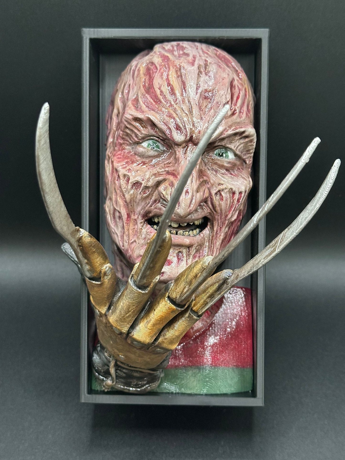 Fermalibro 3D Freddy Krueger Dipinto a Mano