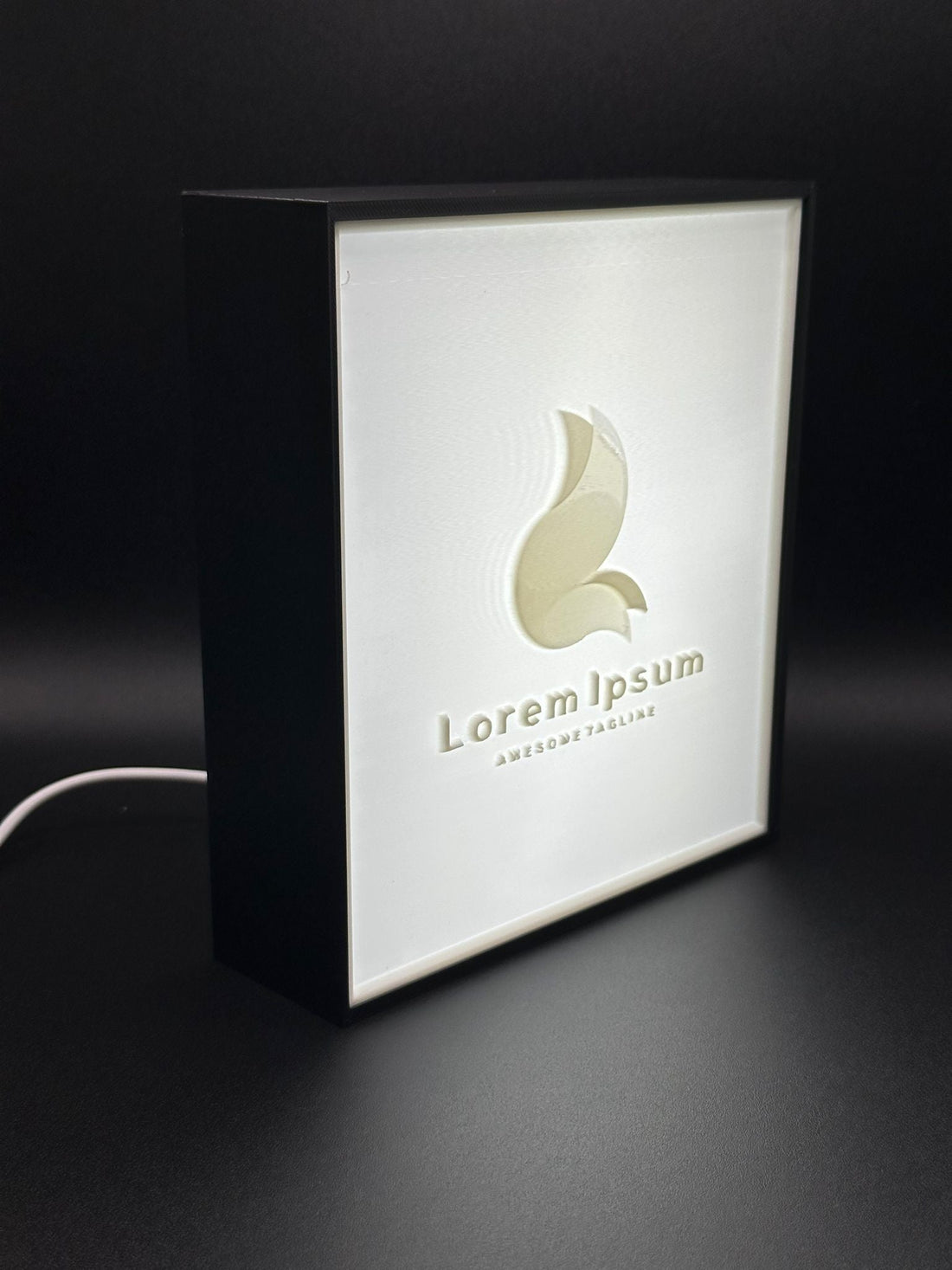 Lampada personalizzata con logo aziendale illuminata