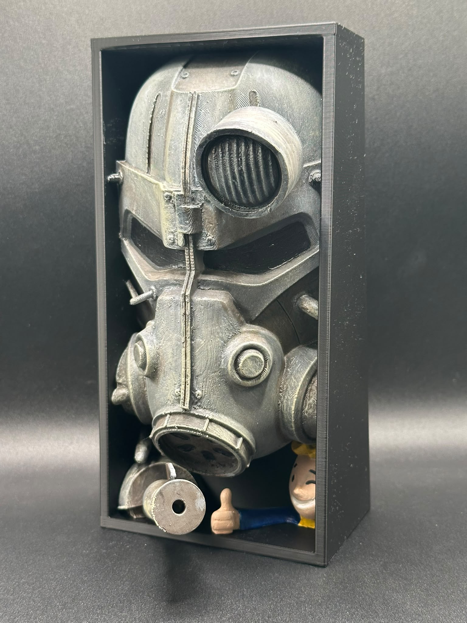 Fermalibro Power Armor di profilo, blocco portalibri stampato in 3D