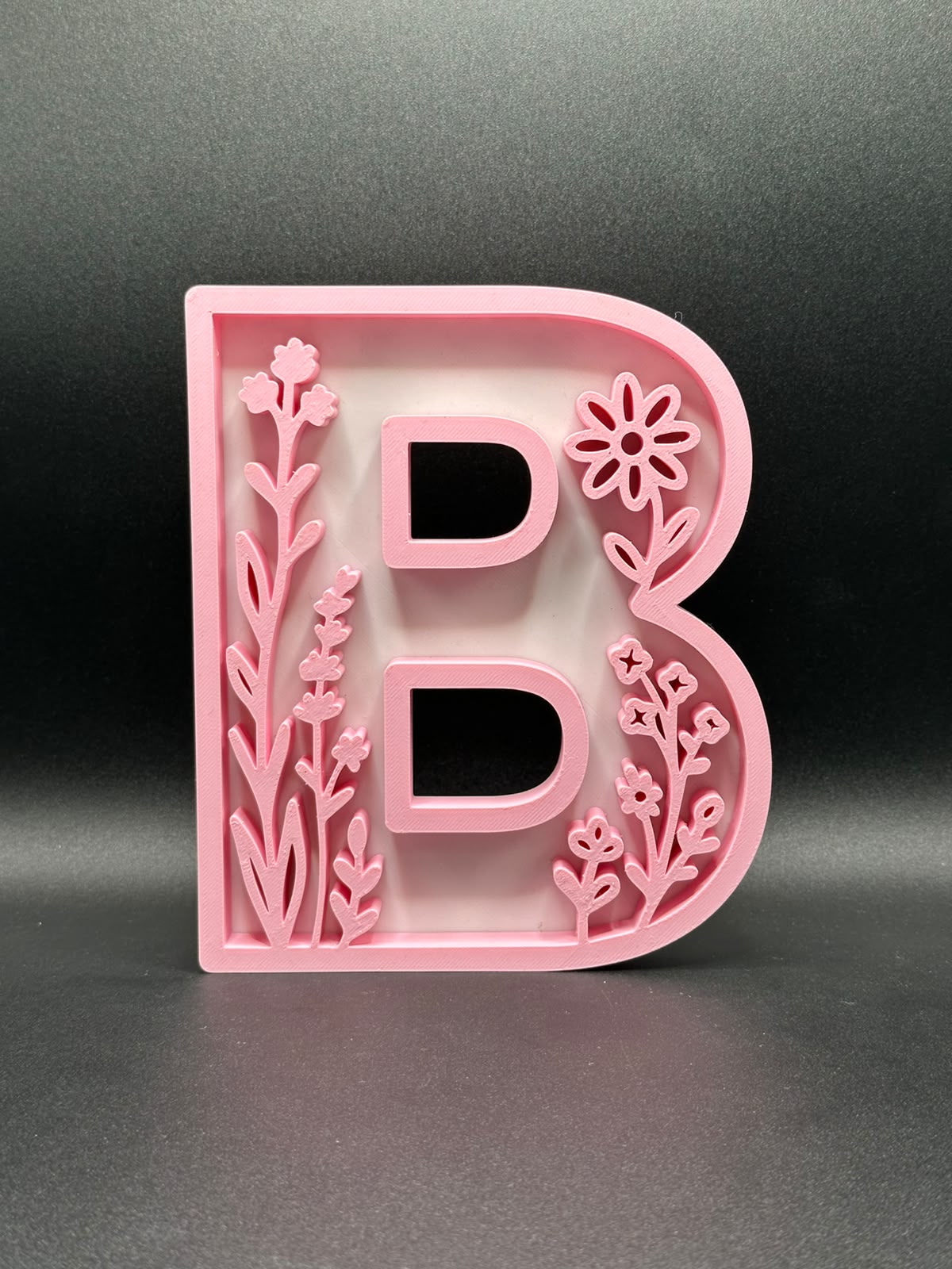 Lettera 3D floreale personalizzata rosa - Livoncraft3D
