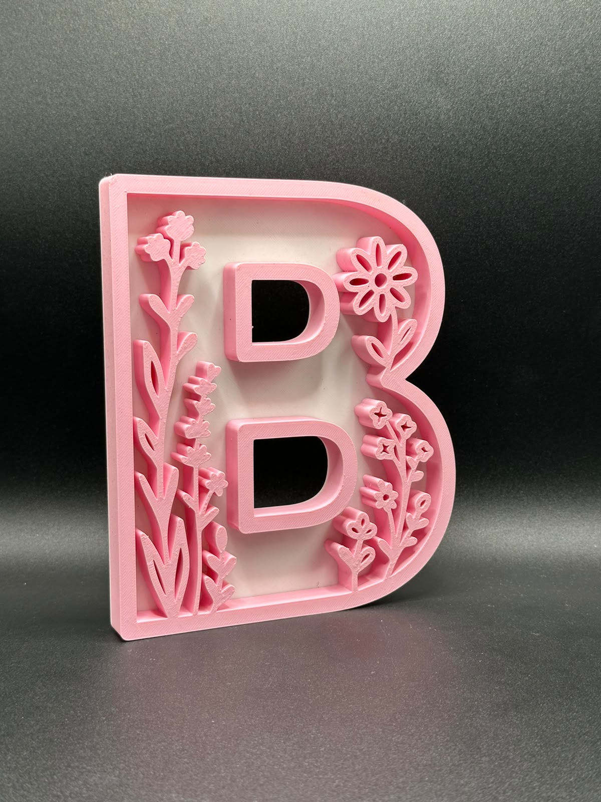Lettera 3D floreale personalizzata rosa - Livoncraft3D