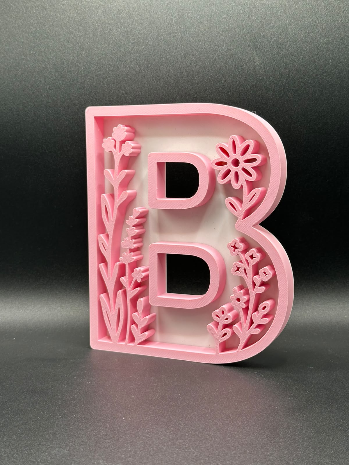 Lettera 3D floreale personalizzata rosa - Livoncraft3D