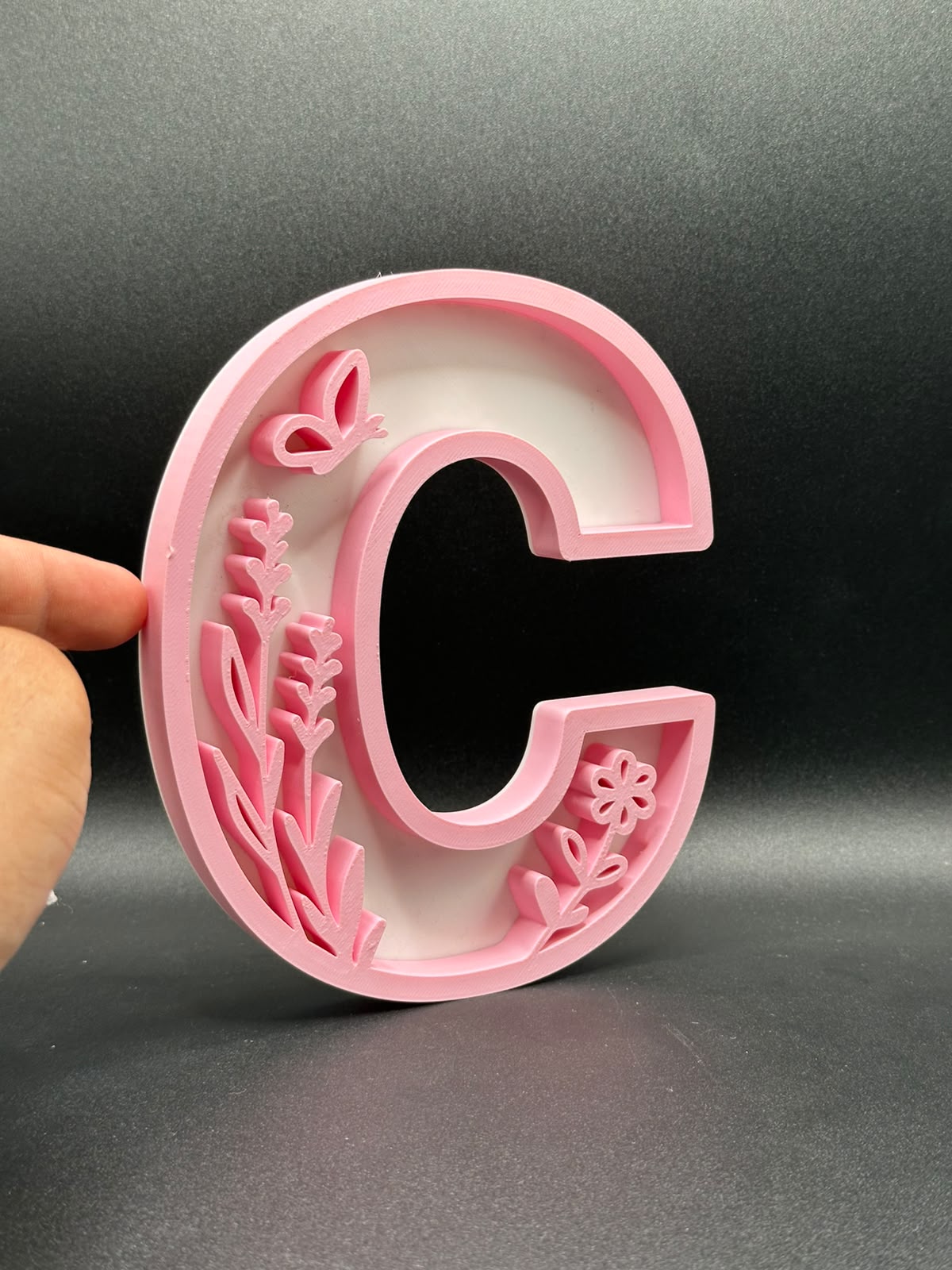 Lettera 3D floreale personalizzata rosa - Livoncraft3D