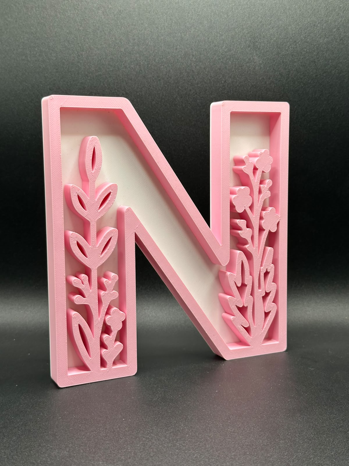 Lettera 3D floreale personalizzata rosa - Livoncraft3D