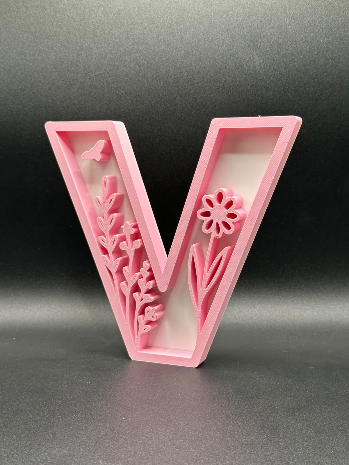 Lettera 3D floreale personalizzata rosa - Livoncraft3D