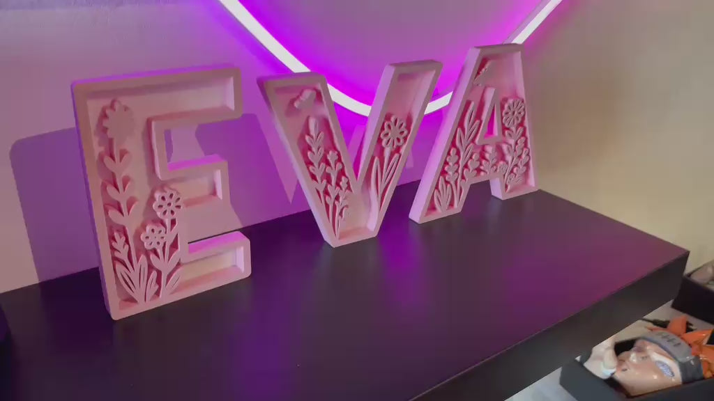Nome 3D floreale rosa composto - video - Livoncraft3D