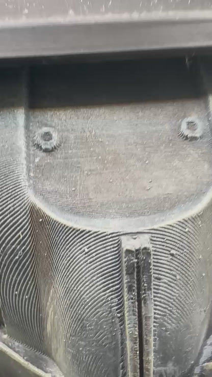 Fermalibro Power Armor ripreso a 360 gradi, metallo invecchiato a mano