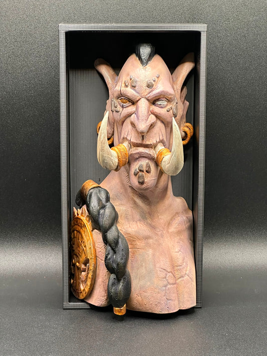 Fermalibro Troll Zandalari, primo piano del volto dipinto a mano